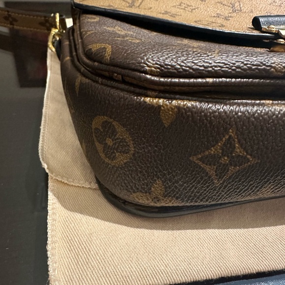 Louis Vuitton authentic petis MM NV M. REV gently warn with new strap - Picture 5 of 17